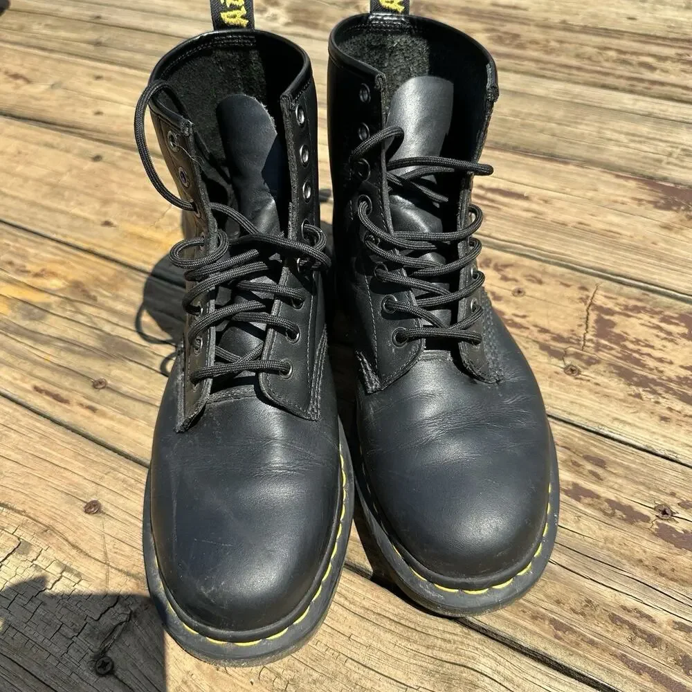Dr Martens 1460 8-Eyelet Boots Black Mens US Size 9 EU 42 Combat Boot Lace Up
